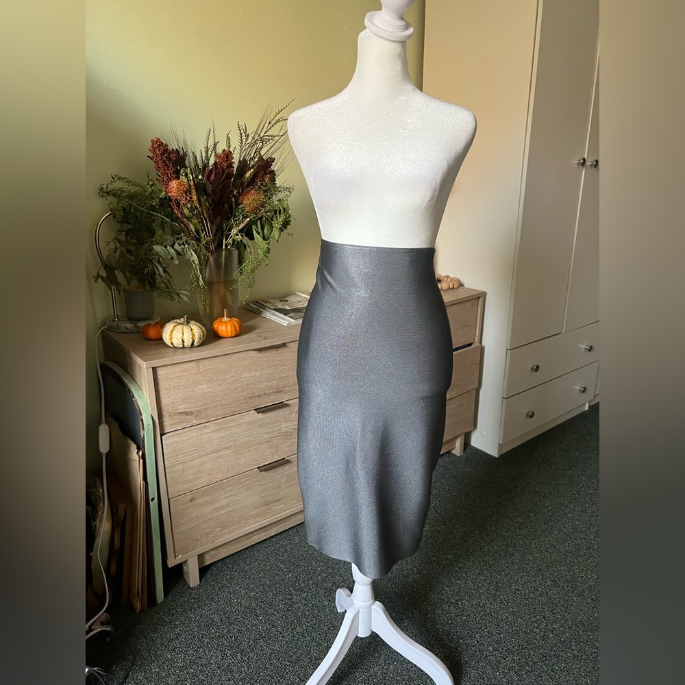Shiny Metallic Iridescent Silver Grey Modest Knee-Length Bodycon Pencil Skirt S